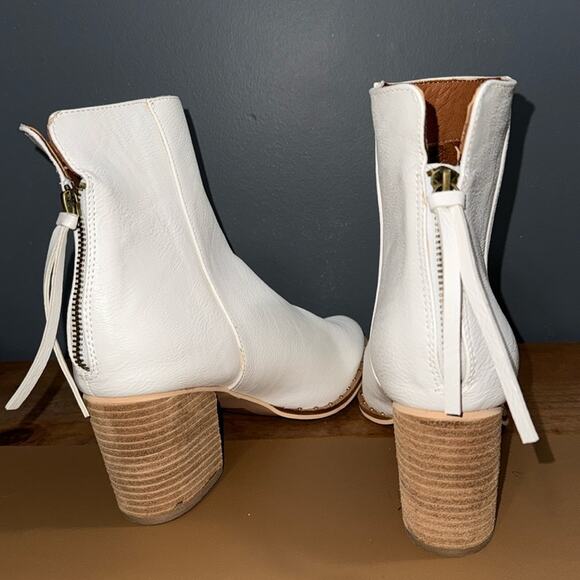BEAST FASHION size 10 white 3” faux leather Weslee heeled ankle boot zip up back - Picture 6 of 13